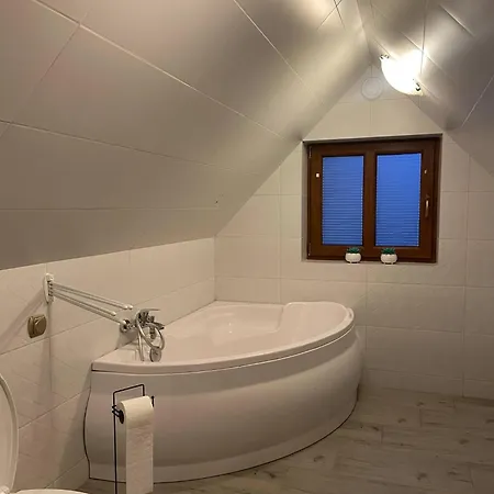 Semesterbostad Caloroczny Dom Do Wynajecia Z Balia I Jacuzzi Mazury