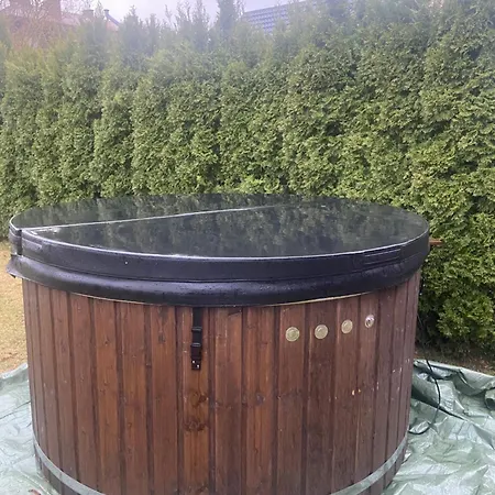 Caloroczny Dom Do Wynajecia Z Balia I Jacuzzi Mazury Semesterbostad