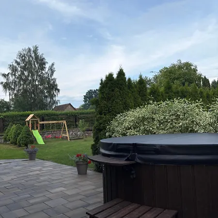Semesterbostad Caloroczny Dom Do Wynajecia Z Balia I Jacuzzi Mazury